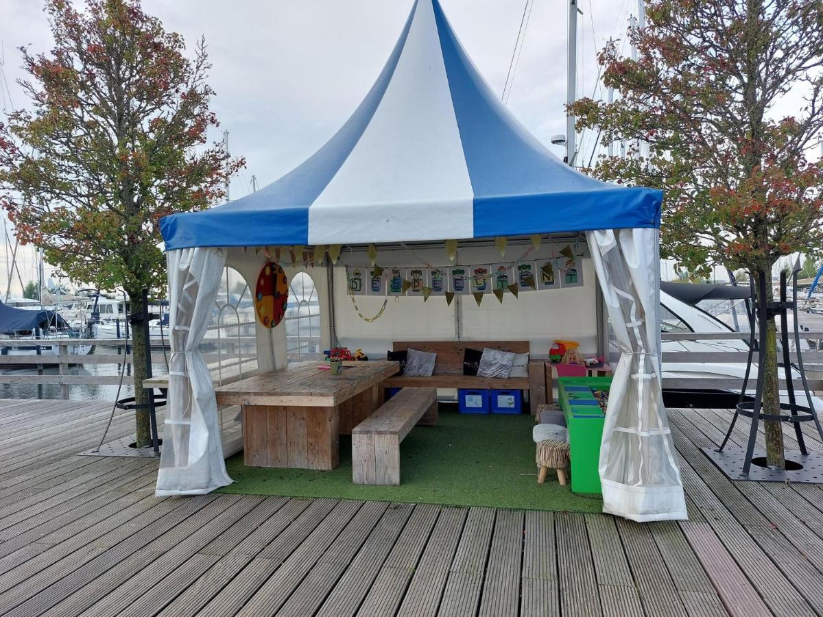 Luxury Houseboat In Volendam Marina 호텔 외부 사진